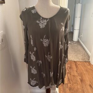 Altar’d State Women’s Small S Flowing Flowy Embroidered Green & White Dress